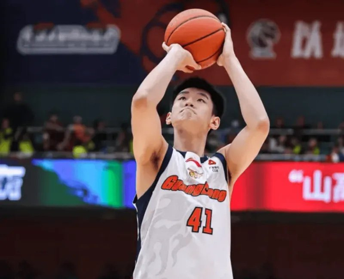 开云体育官网-广东逆转青岛！王洪泽大爆发，麦考尔43分强势救主，三少折返跑！|青岛市|加时赛|徐杰|比赛|王少杰_新浪体育_新浪新闻